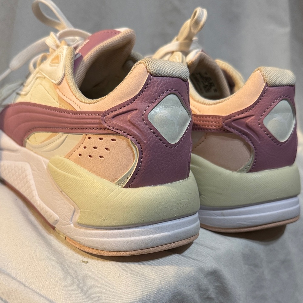 Puma Women’s Cream Sneakers with Mauve Accent - Picture 4 of 6